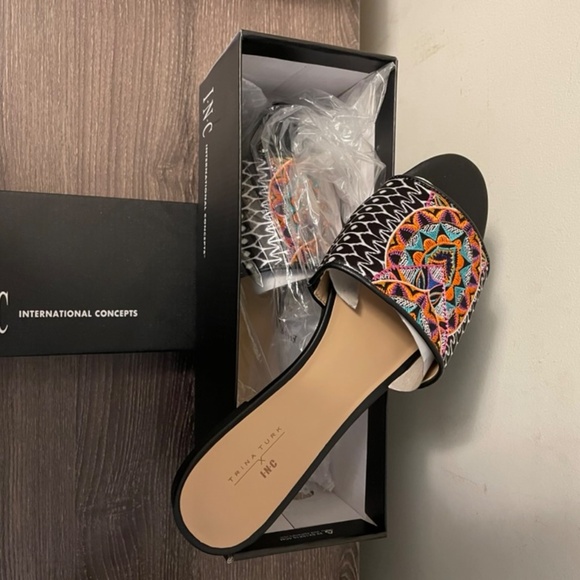 Slip On Multi Color - Picture 2 of 3